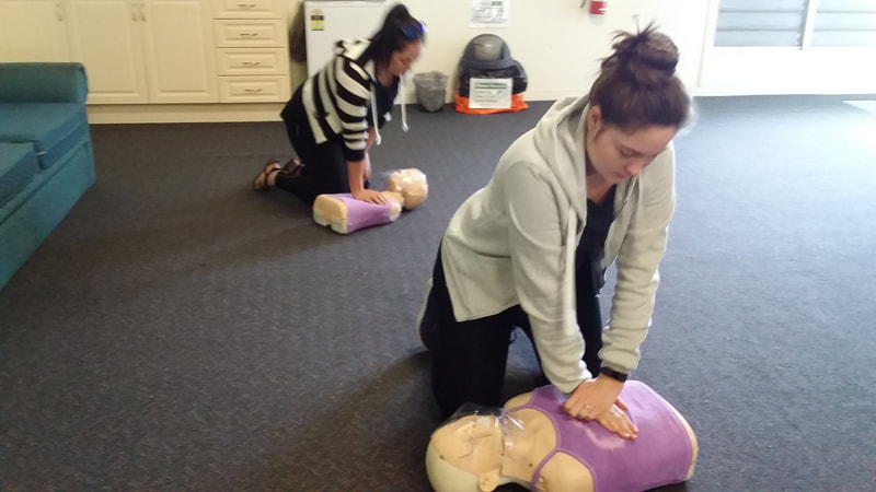 Some amazing students at our Gatton community course working through their CPR practical for B-Ready First Aid.
